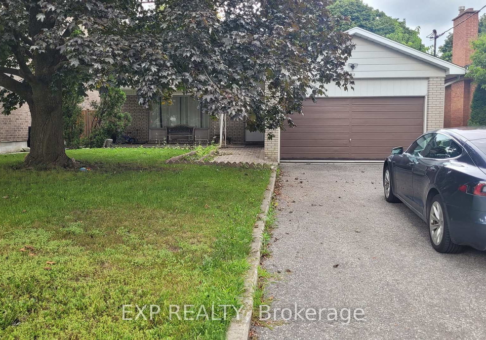 52-lloydminster-crescent-north-york-ontario-c13165286