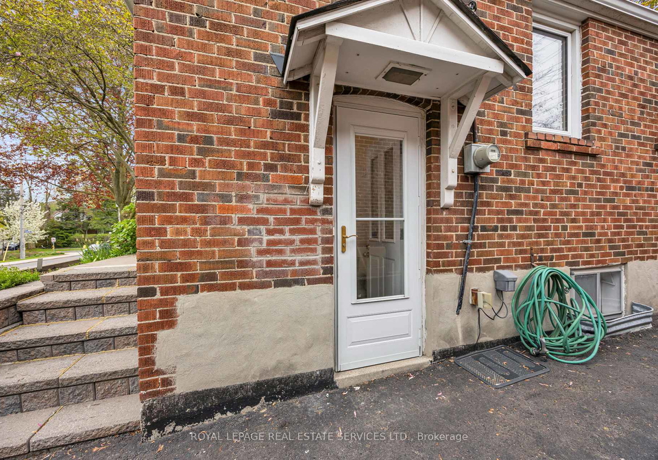 64-nesbitt-drive-east-york-ontario-c13165326