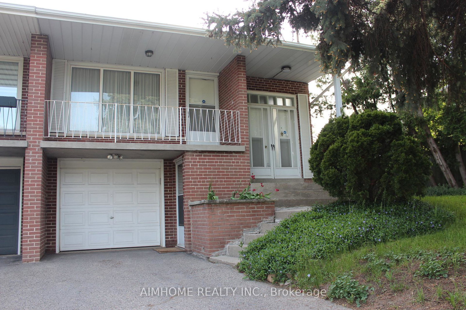 100-fenelon-drive-north-york-ontario-c13165394