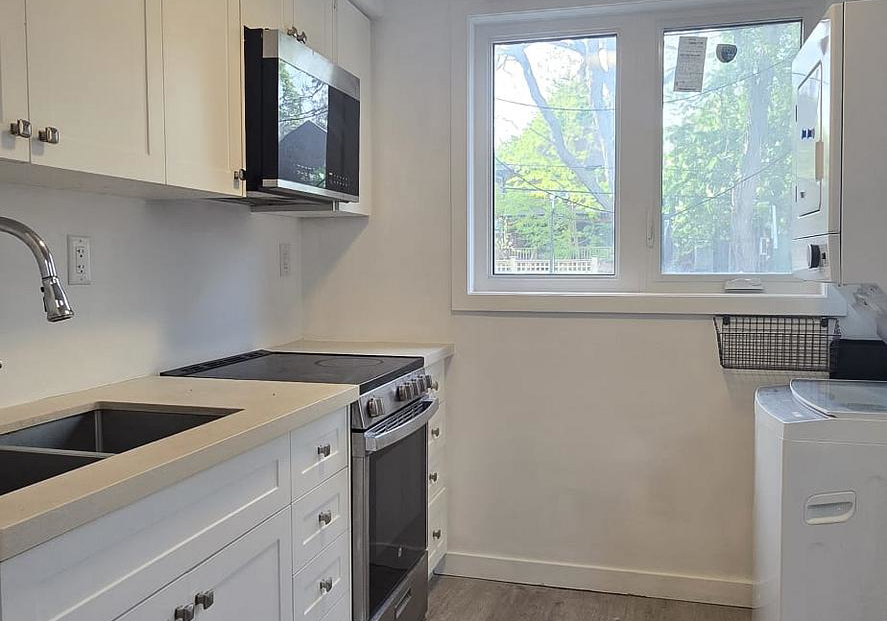 288-eglinton-avenue-w-toronto-ontario-c13165396
