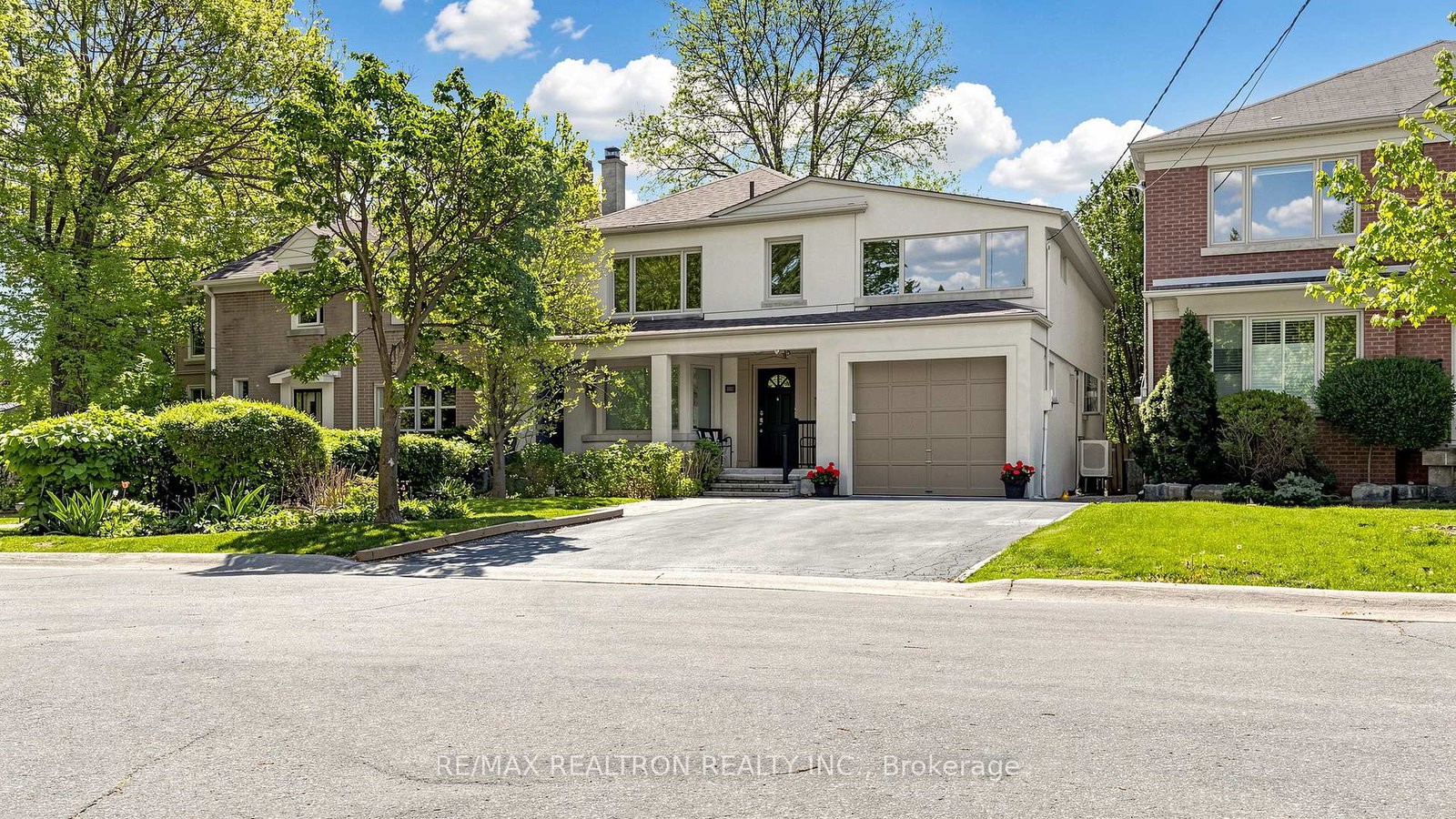 239-sandringham-drive-toronto-ontario-c13165600