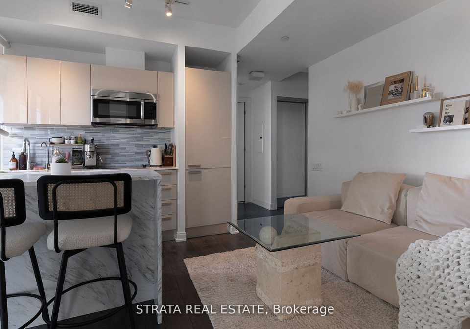 42-charles-street-e-toronto-ontario-c13165844