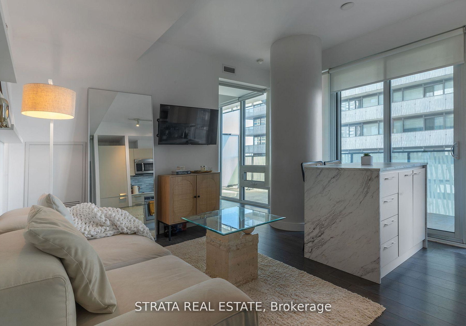 42-charles-street-e-toronto-ontario-c13165844