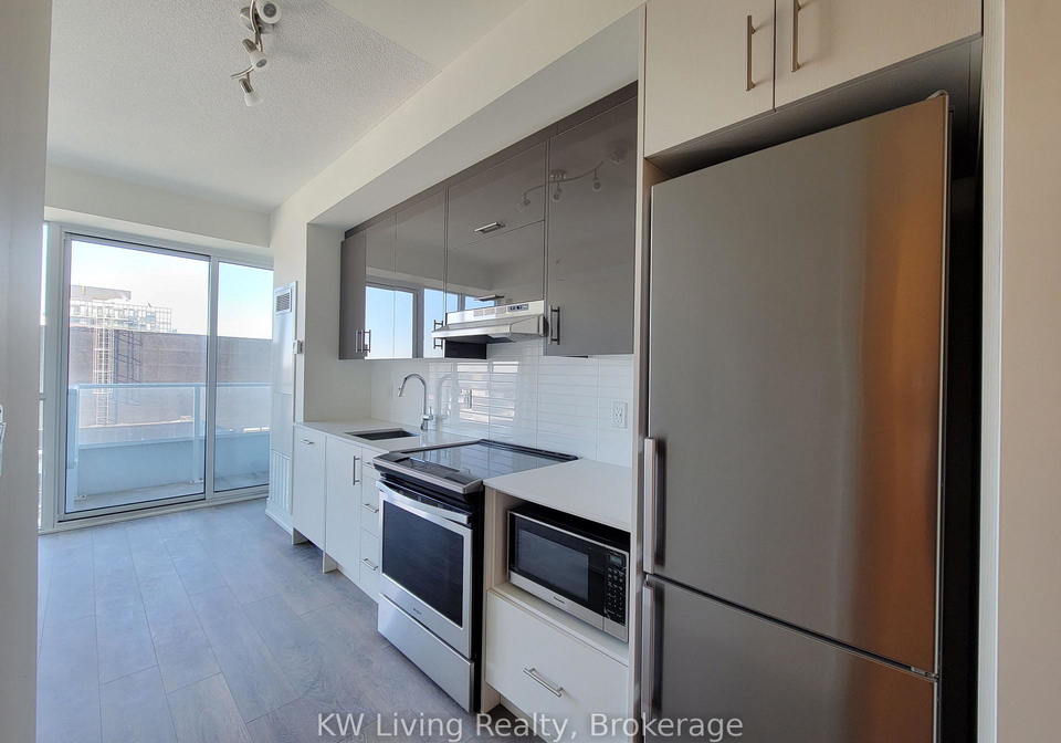180-fairview-mall-drive-north-york-ontario-c13166092