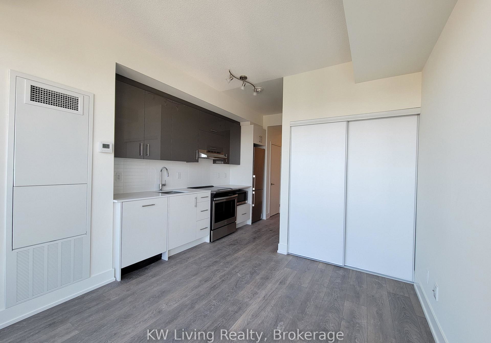 180-fairview-mall-drive-north-york-ontario-c13166092
