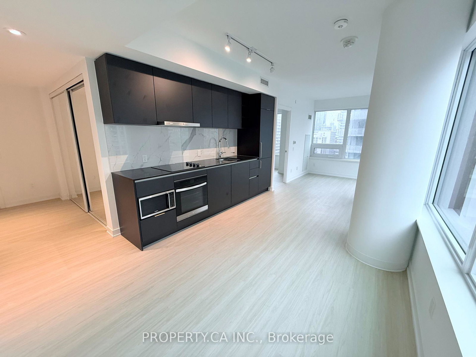 8-wellesley-street-w-toronto-ontario-c13166104