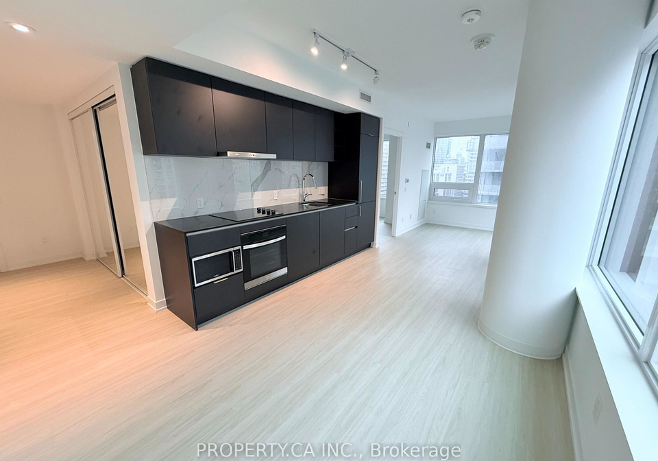 8-wellesley-street-w-toronto-ontario-c13166104