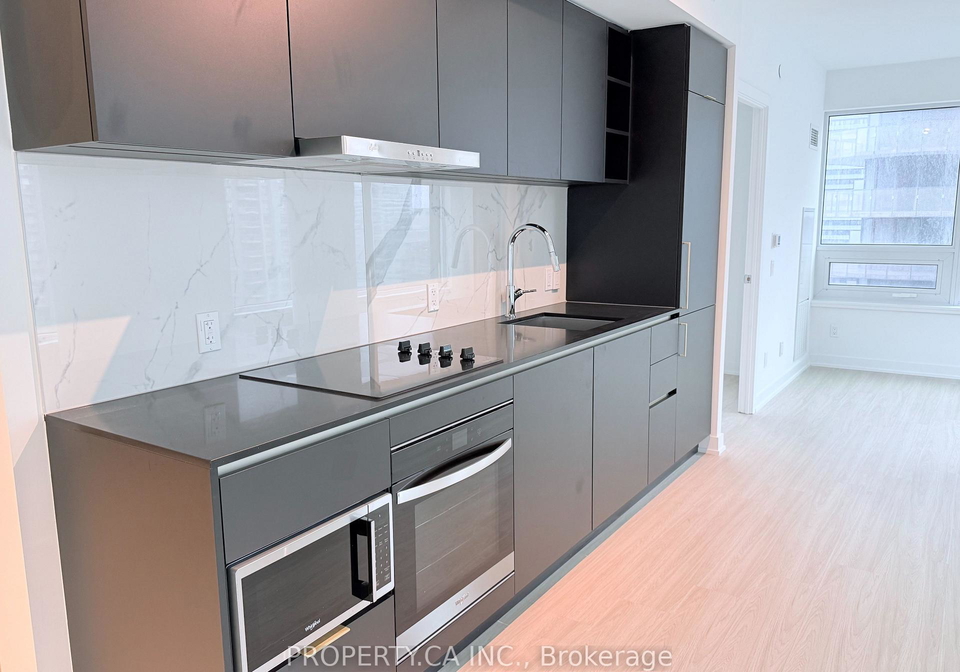 8-wellesley-street-w-toronto-ontario-c13166104