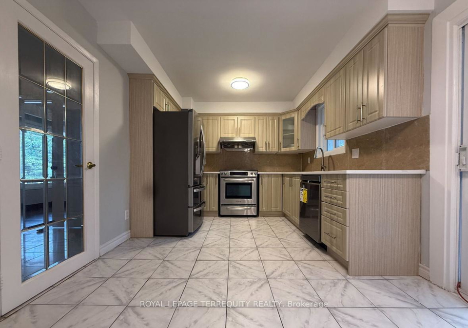 2-axsmith-crescent-north-york-ontario-c13166230