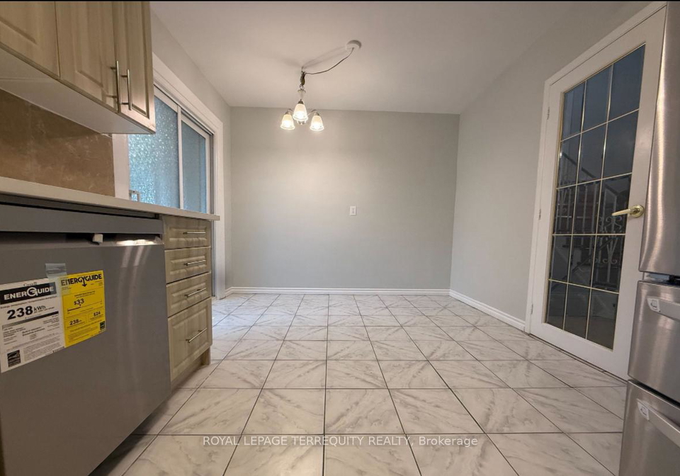 2-axsmith-crescent-north-york-ontario-c13166230