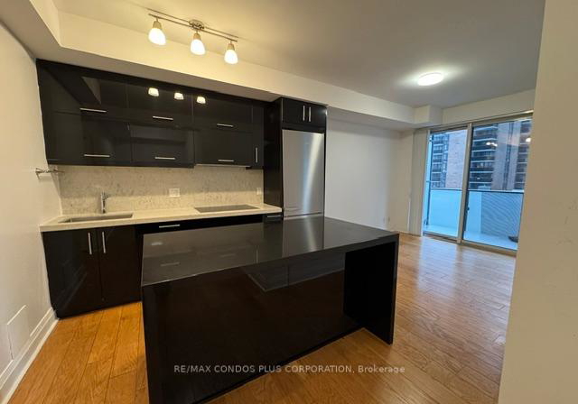 1080-bay-street-toronto-ontario-c13166558