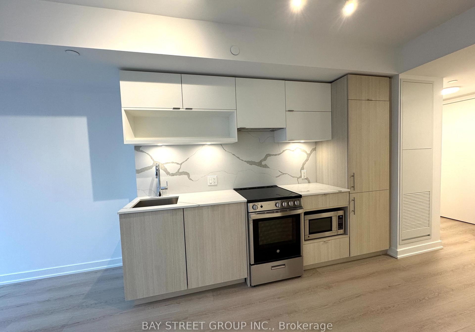 100-queen-street-e-toronto-ontario-c13166660