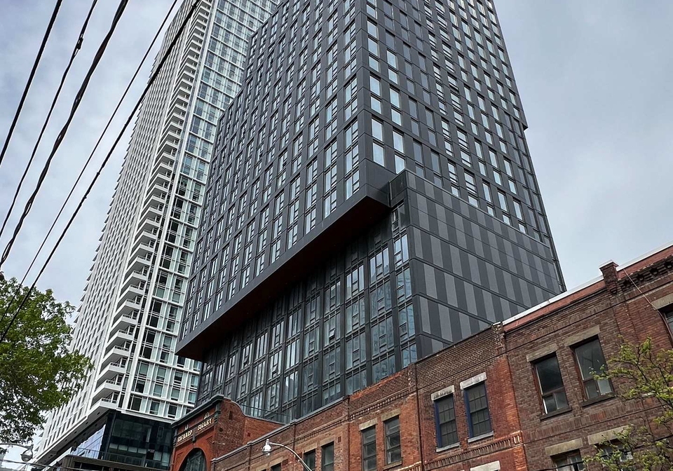100-queen-street-e-toronto-ontario-c13167038