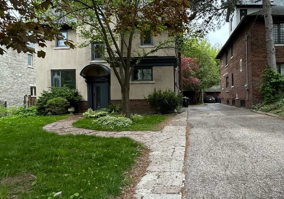 19-glengrove-avenue-e-toronto-ontario-c13167110