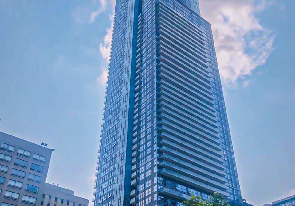 386-yonge-street-toronto-ontario-c13167242