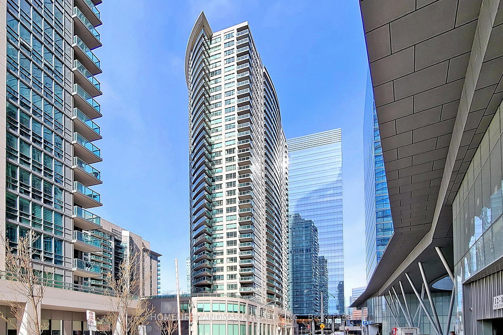 30-grand-trunk-crescent-toronto-ontario-c13167460