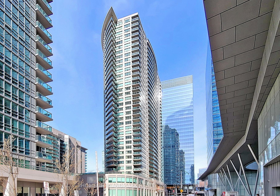 30-grand-trunk-crescent-toronto-ontario-c13167460