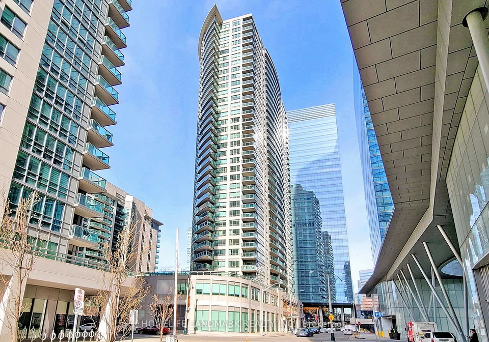 30-grand-trunk-crescent-toronto-ontario-c13167460