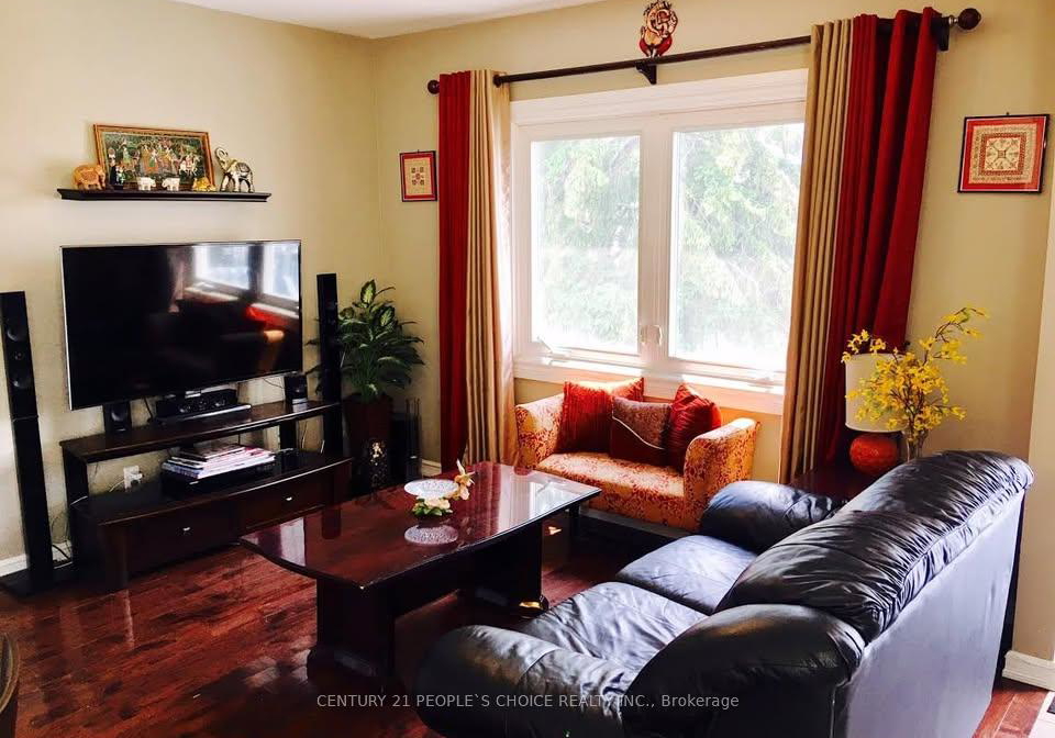 579-northcliffe-boulevard-e-toronto-ontario-c13167572