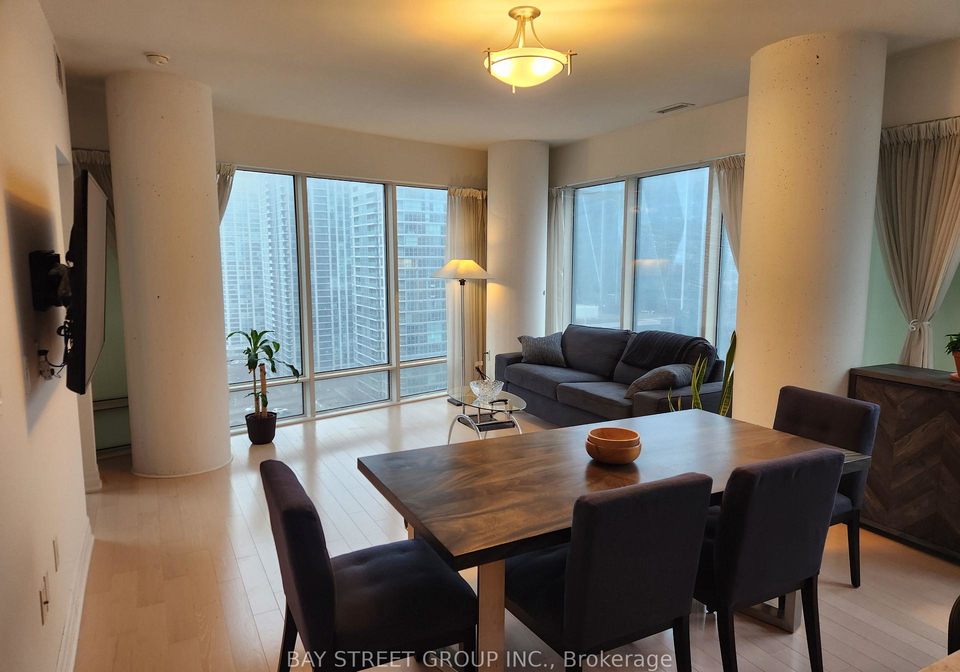 8-the-esplanade-toronto-ontario-c13167696