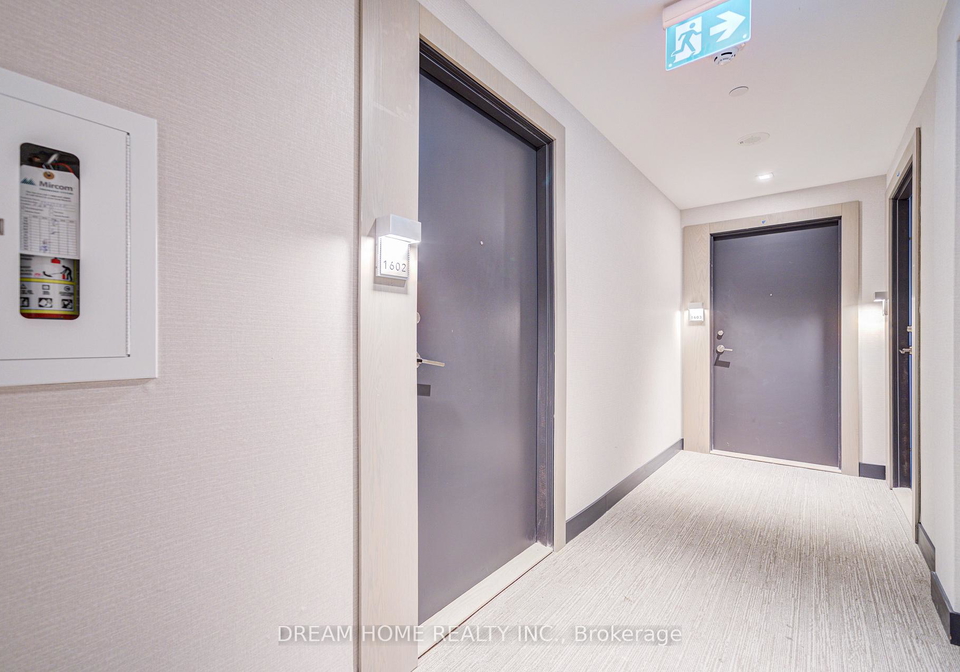 7-golden-lion-heights-north-york-ontario-c13167844