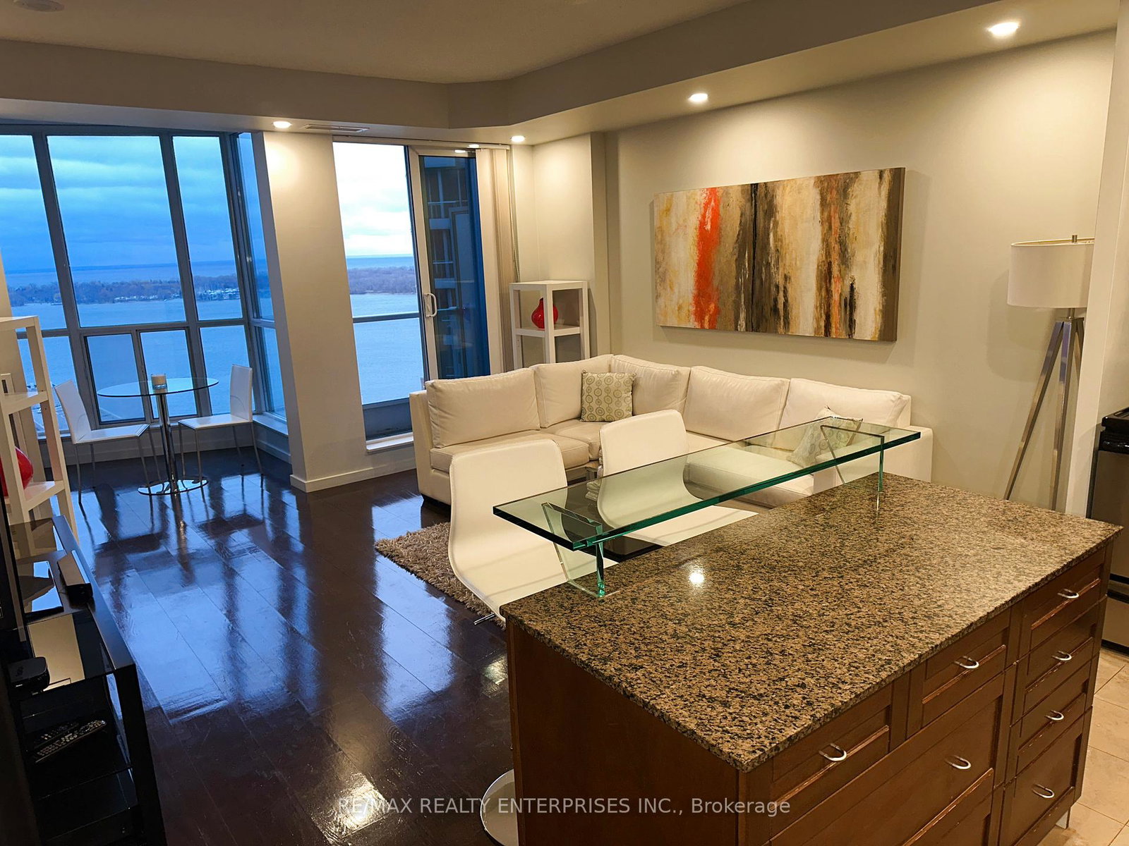 8-york-street-toronto-ontario-c13167860
