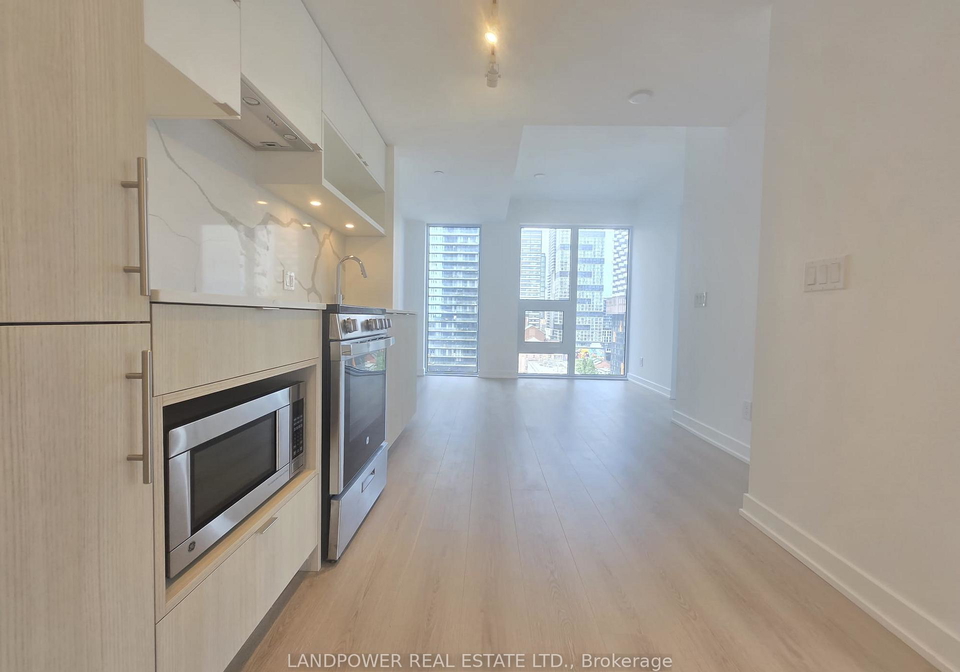 100-queen-street-e-toronto-ontario-c13167992
