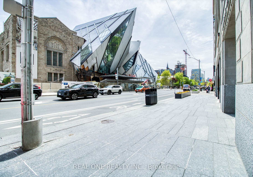 200-bloor-street-w-toronto-ontario-c13168048