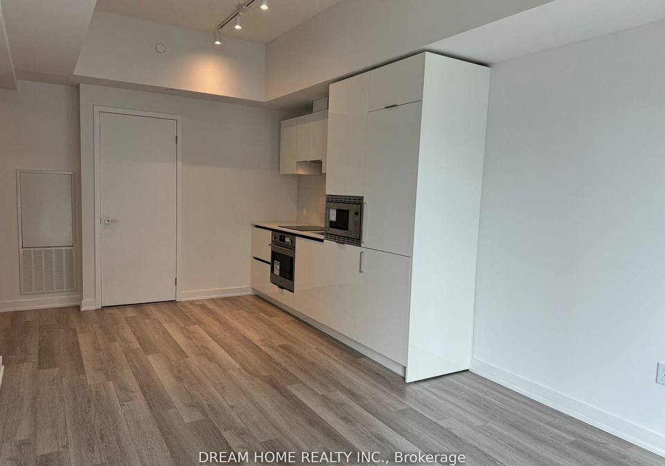 238-simcoe-street-toronto-ontario-c13168300