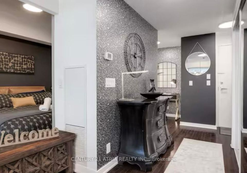 14-york-street-toronto-ontario-c13168544