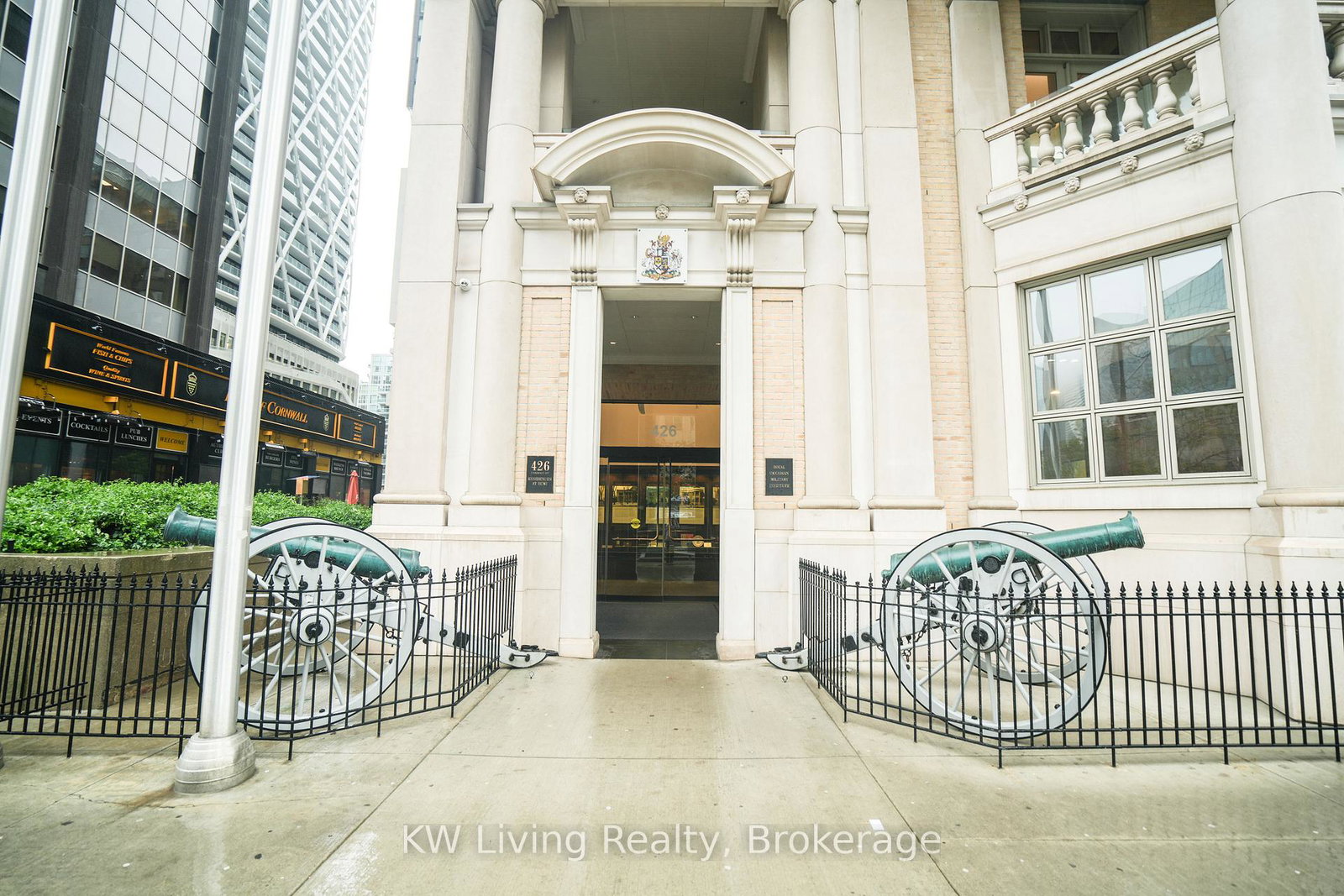 426-university-avenue-toronto-ontario-c13168954