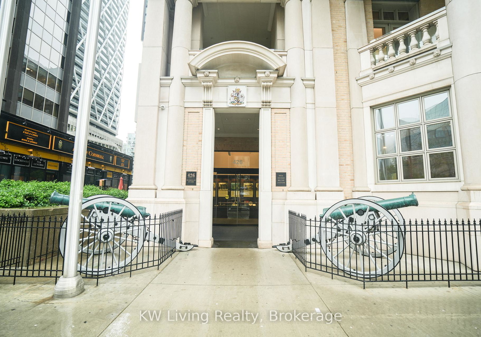 426-university-avenue-toronto-ontario-c13168954
