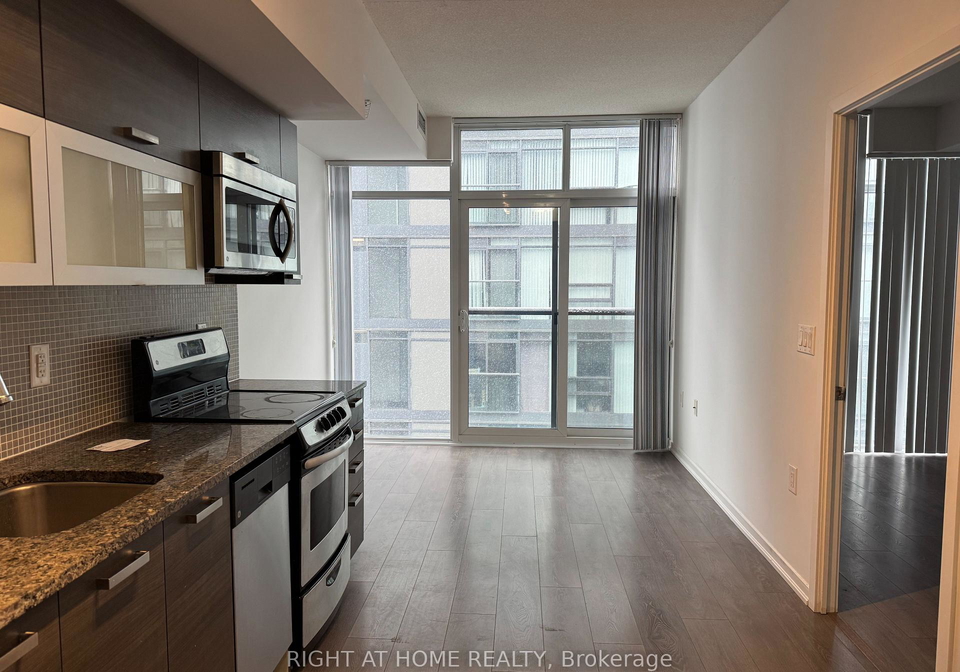 36-lisgar-street-toronto-ontario-c13169616