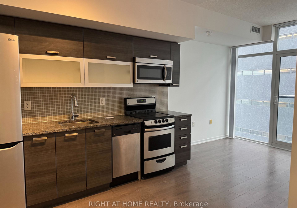 36-lisgar-street-toronto-ontario-c13169616