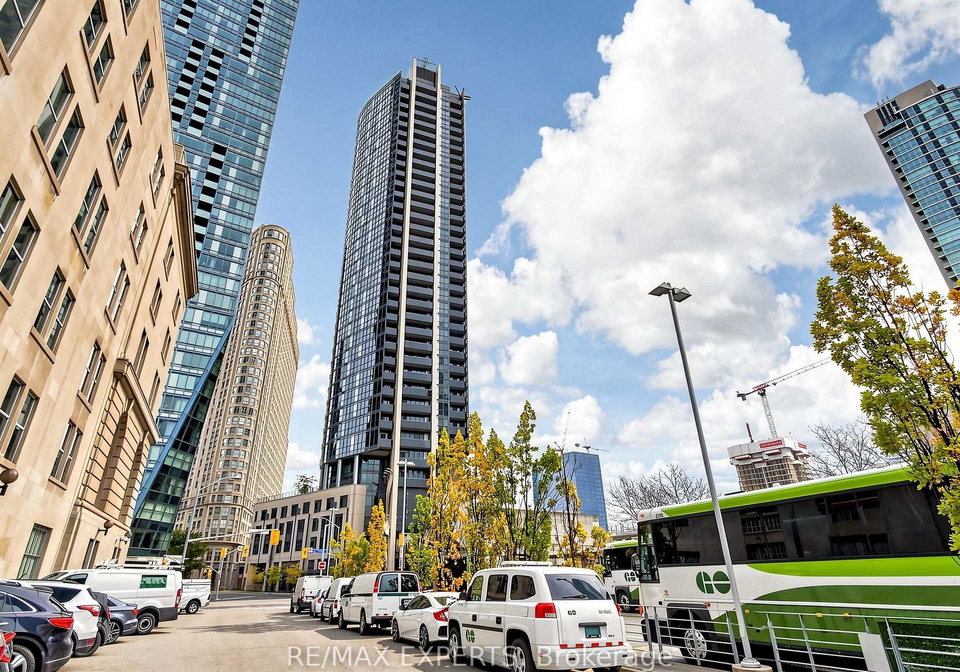 1-the-esplanade-drive-toronto-ontario-c13169674