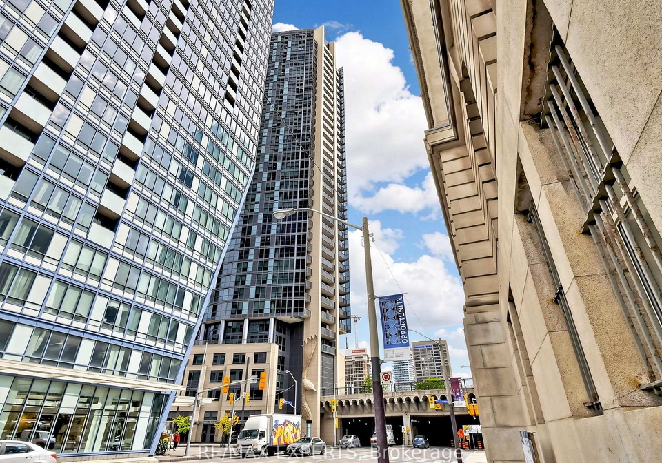 1-the-esplanade-drive-toronto-ontario-c13169674