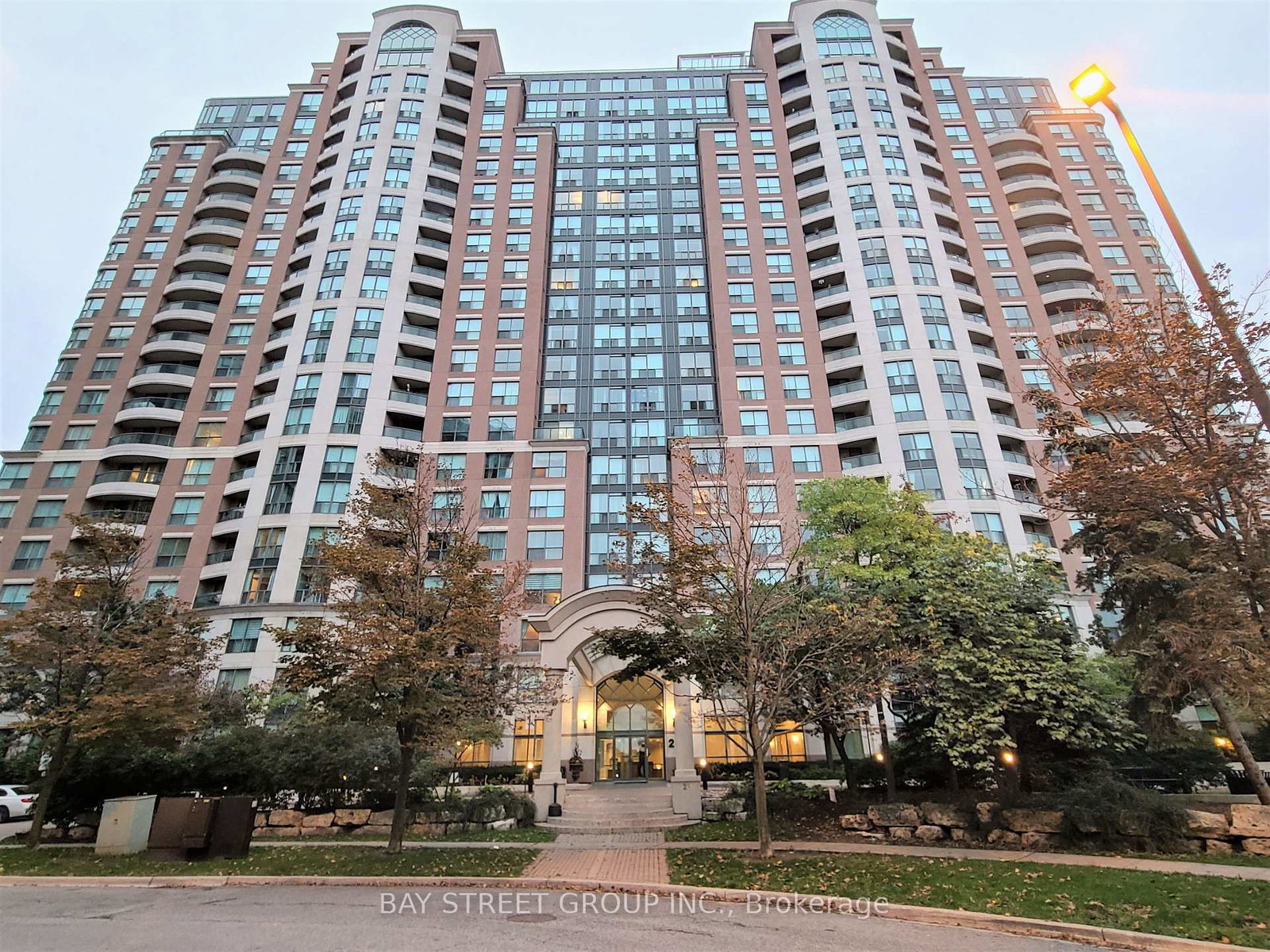 23-lorraine-drive-toronto-ontario-c13170132
