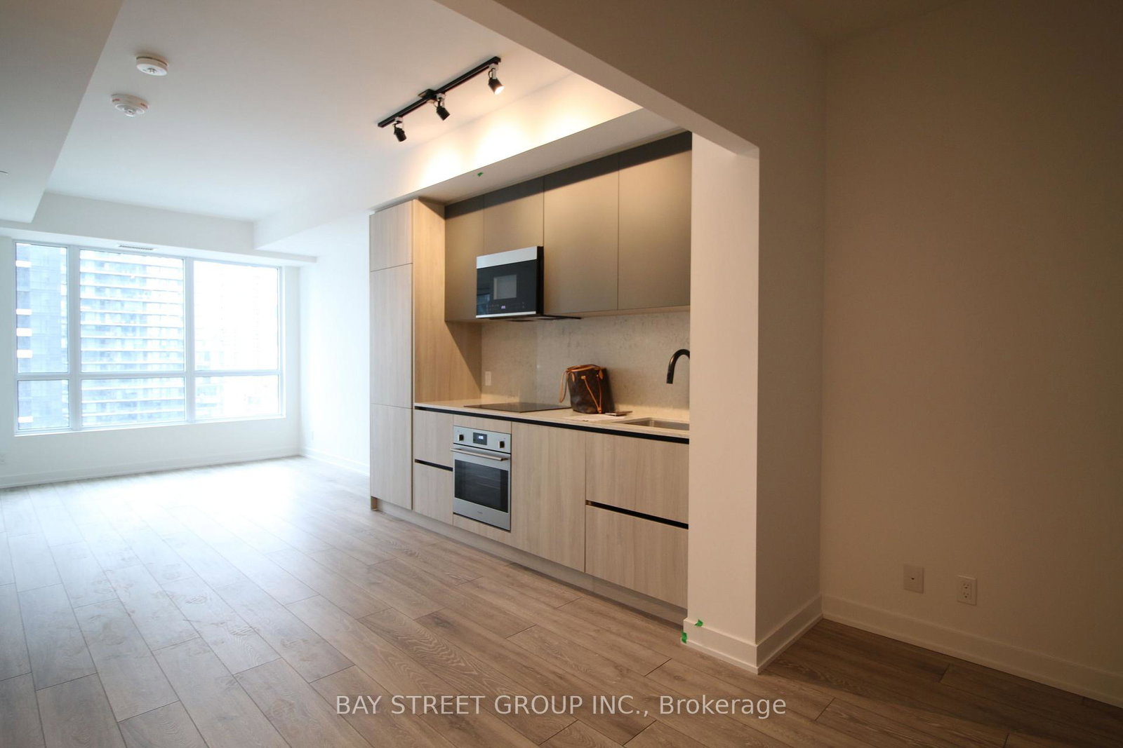 108-peter-street-toronto-ontario-c13170676