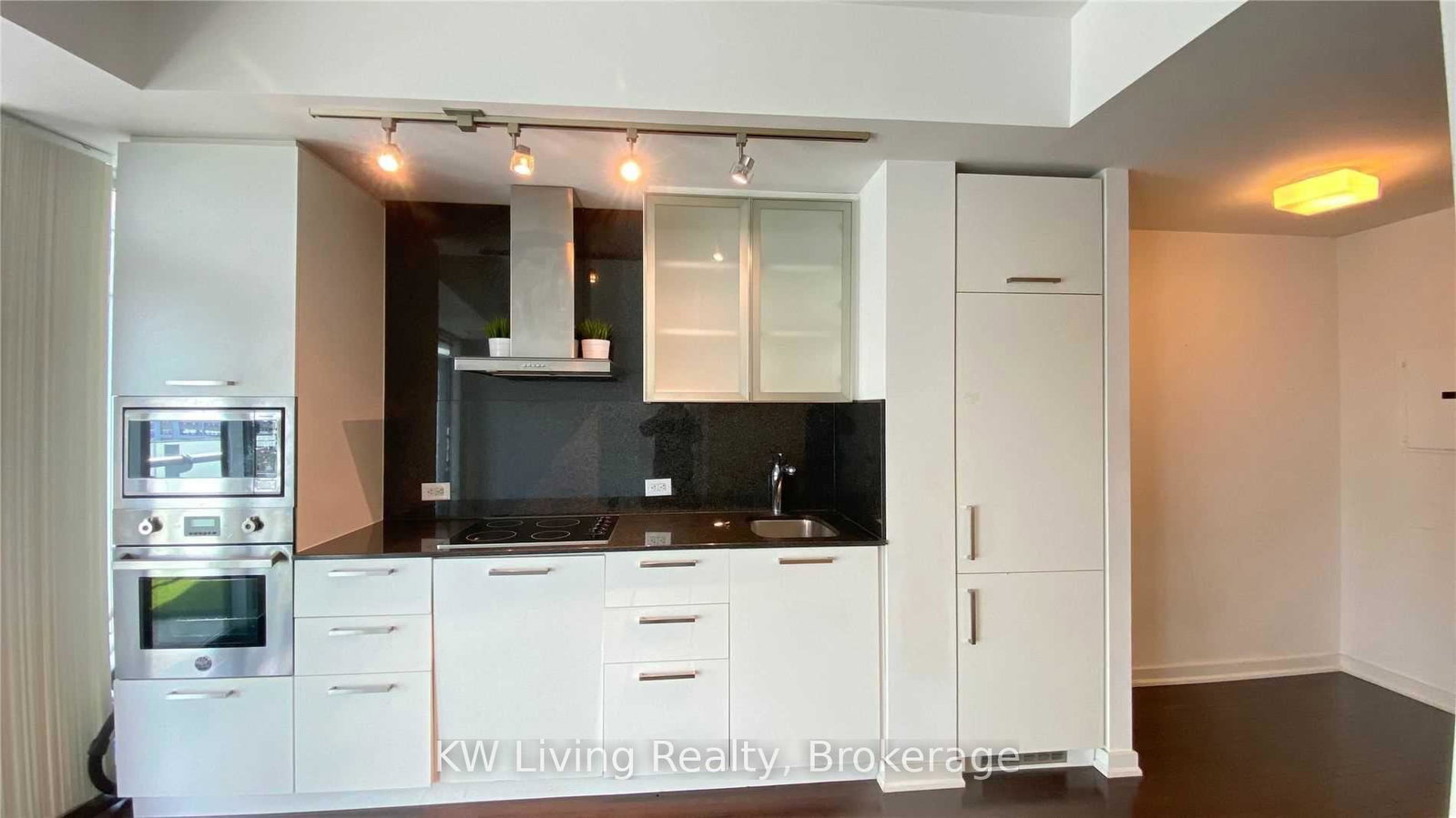 12-york-street-toronto-ontario-c13171246
