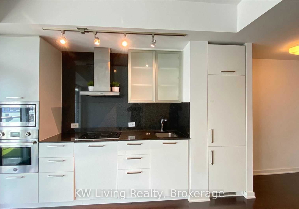 12-york-street-toronto-ontario-c13171246