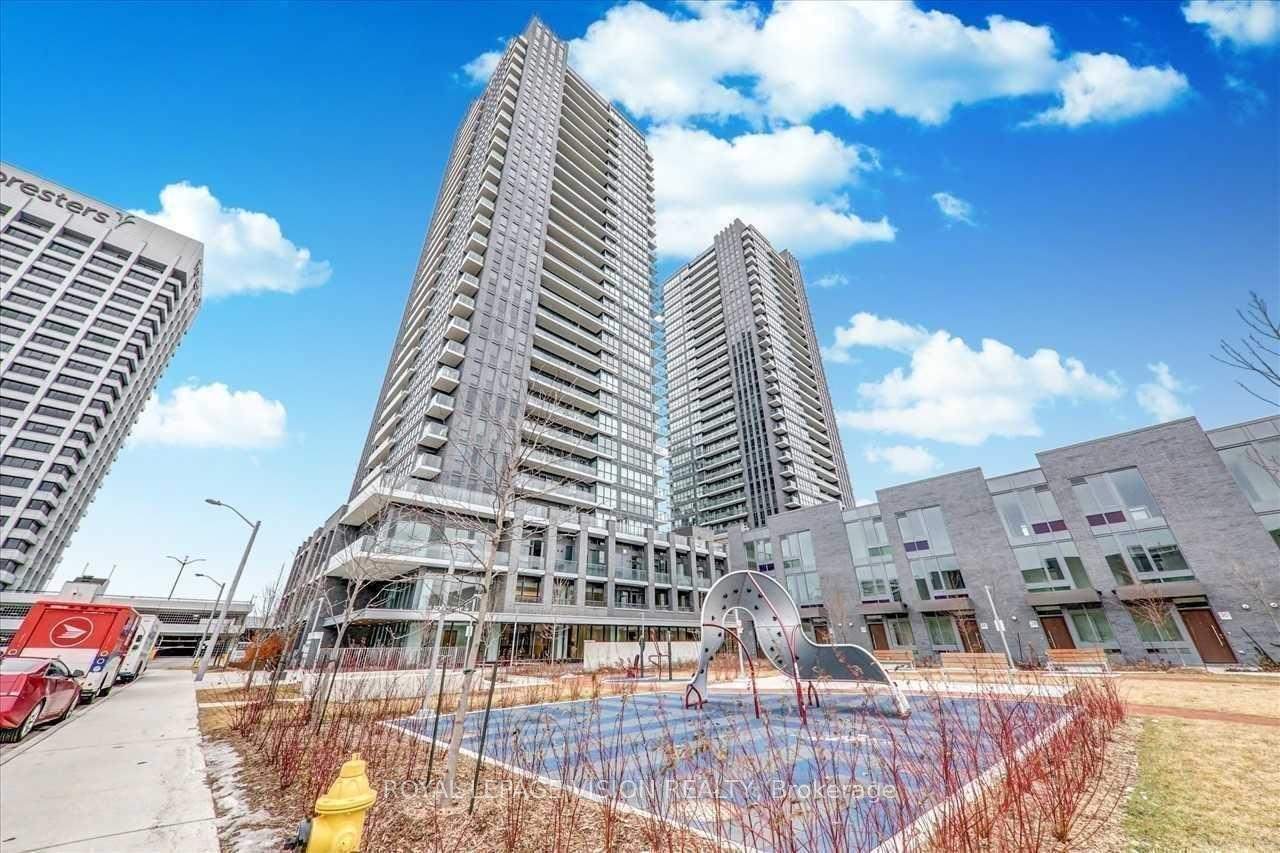 2-sonic-way-street-east-york-ontario-c13172284