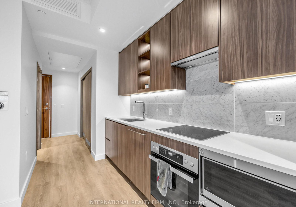 85-mcmahon-drive-north-york-ontario-c13172300