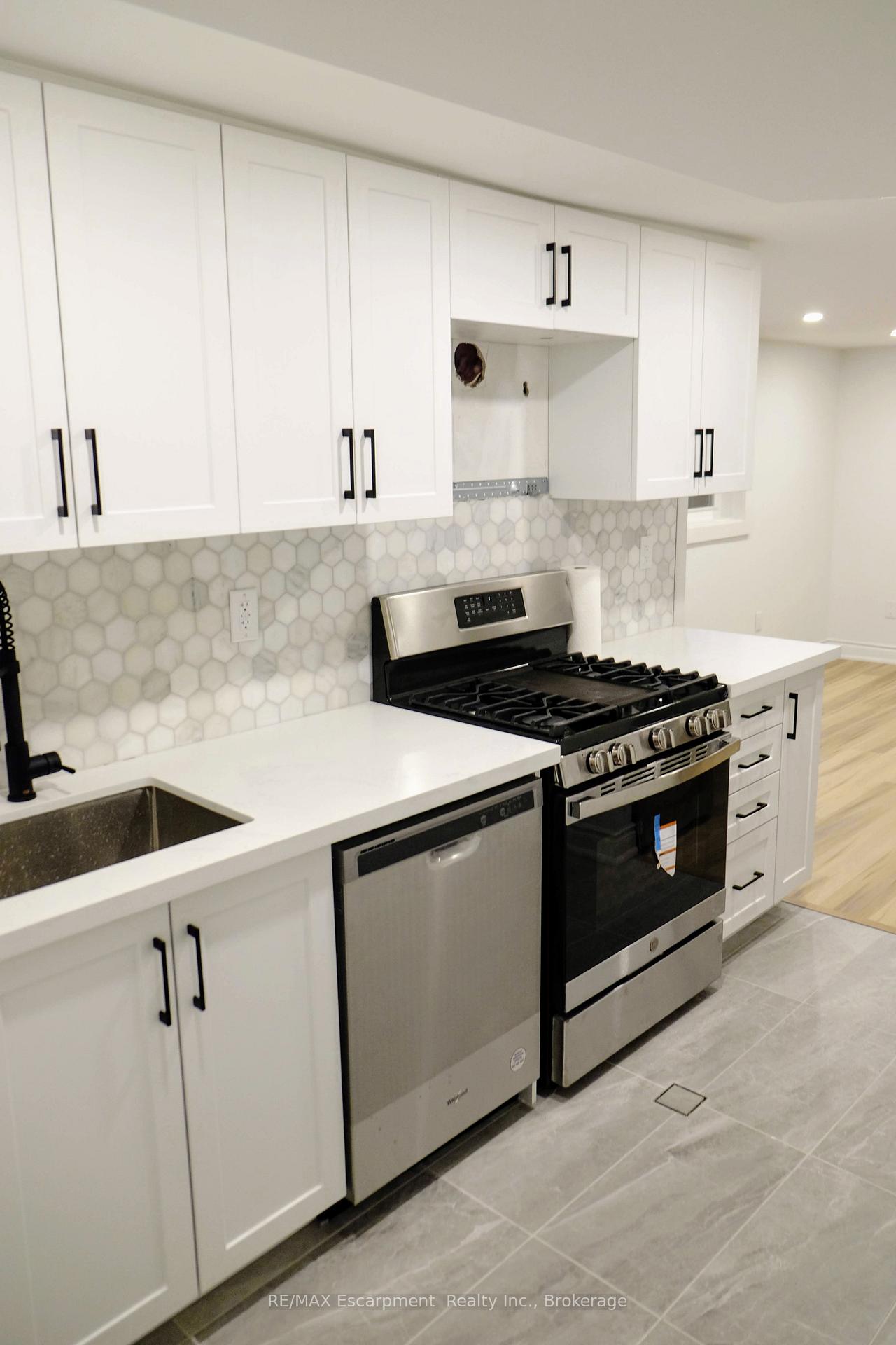 118-sackville-street-toronto-ontario-c13172656