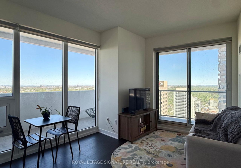 2221-yonge-street-toronto-ontario-c13172748