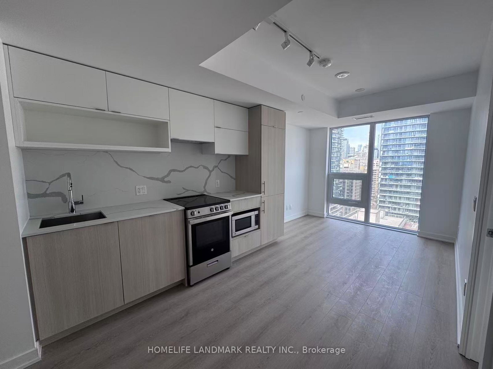 100-queen-street-toronto-ontario-c13172802