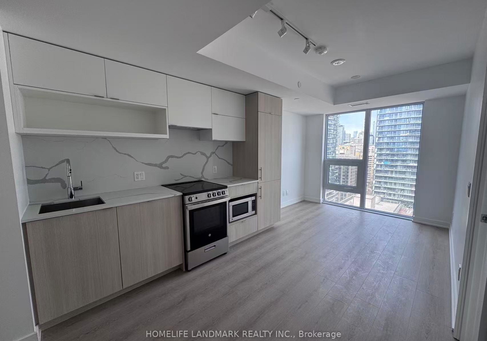 100-queen-street-toronto-ontario-c13172802