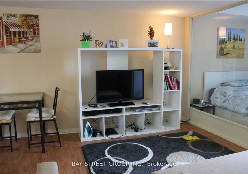 1001-bay-street-toronto-ontario-c13172826