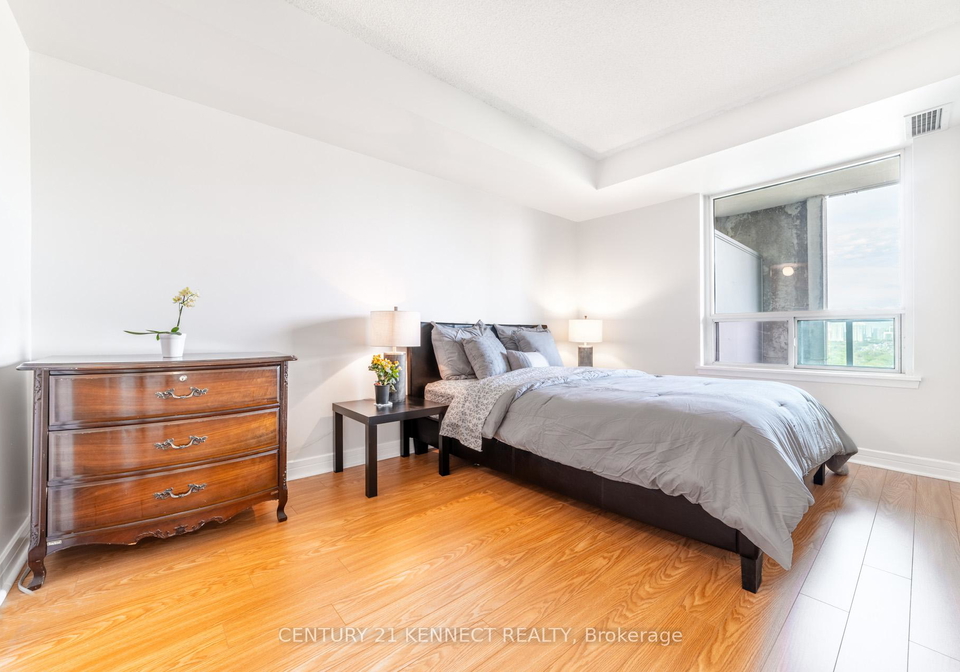 16-harrison-garden-boulevard-north-york-ontario-c13173146