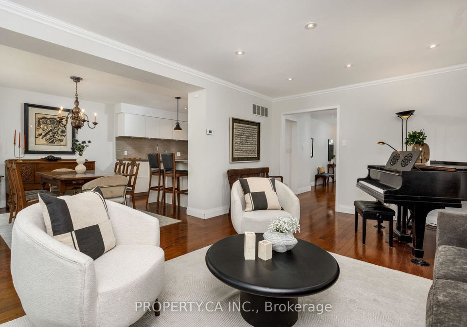 32-crimson-millway-north-york-ontario-c13173376