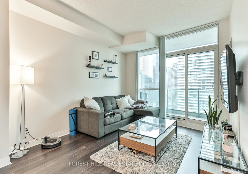 33-bay-street-toronto-ontario-c13173566